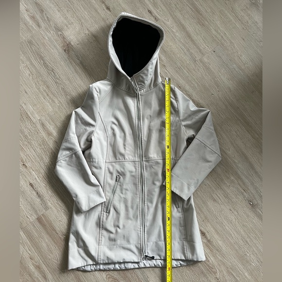 Tattoo Spring/Fall jacket, water proof and lined - Picture 2 of 5